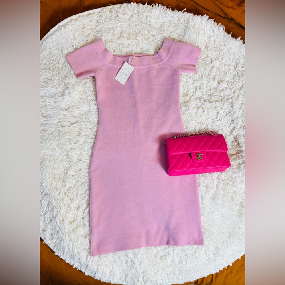 Pink Off Shoulder Knit Body con Mini Dress